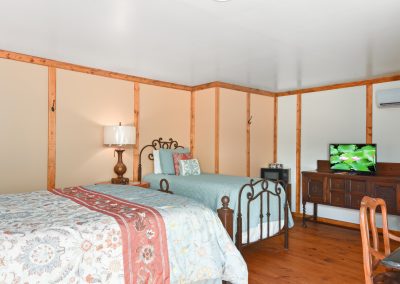 Suite 1 | Coyote Station Roundtop Texas