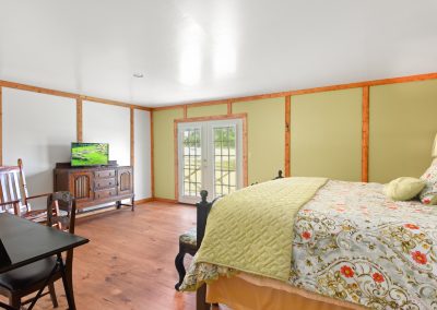 Suite 2 | Coyote Station Roundtop Texas