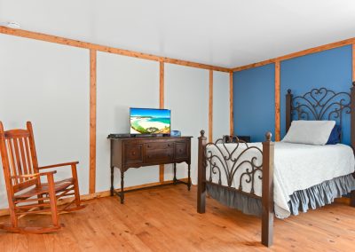 Suite 4 | Coyote Station Roundtop Texas