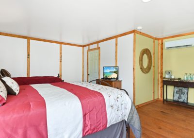 Suite 6 | Coyote Station Roundtop Texas