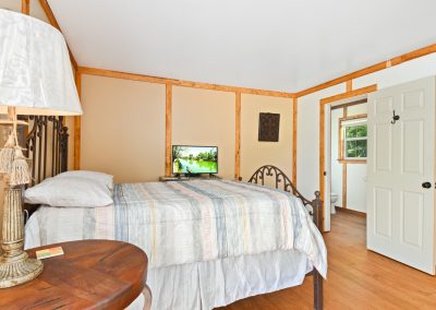 Suite 7 | Coyote Station Roundtop Texas